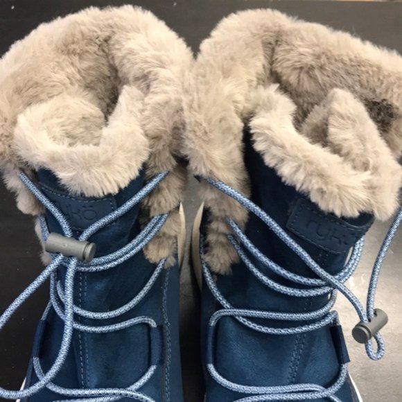 Ryka Aubonne Medium/Wide Sneakers - Picture 7 of 9